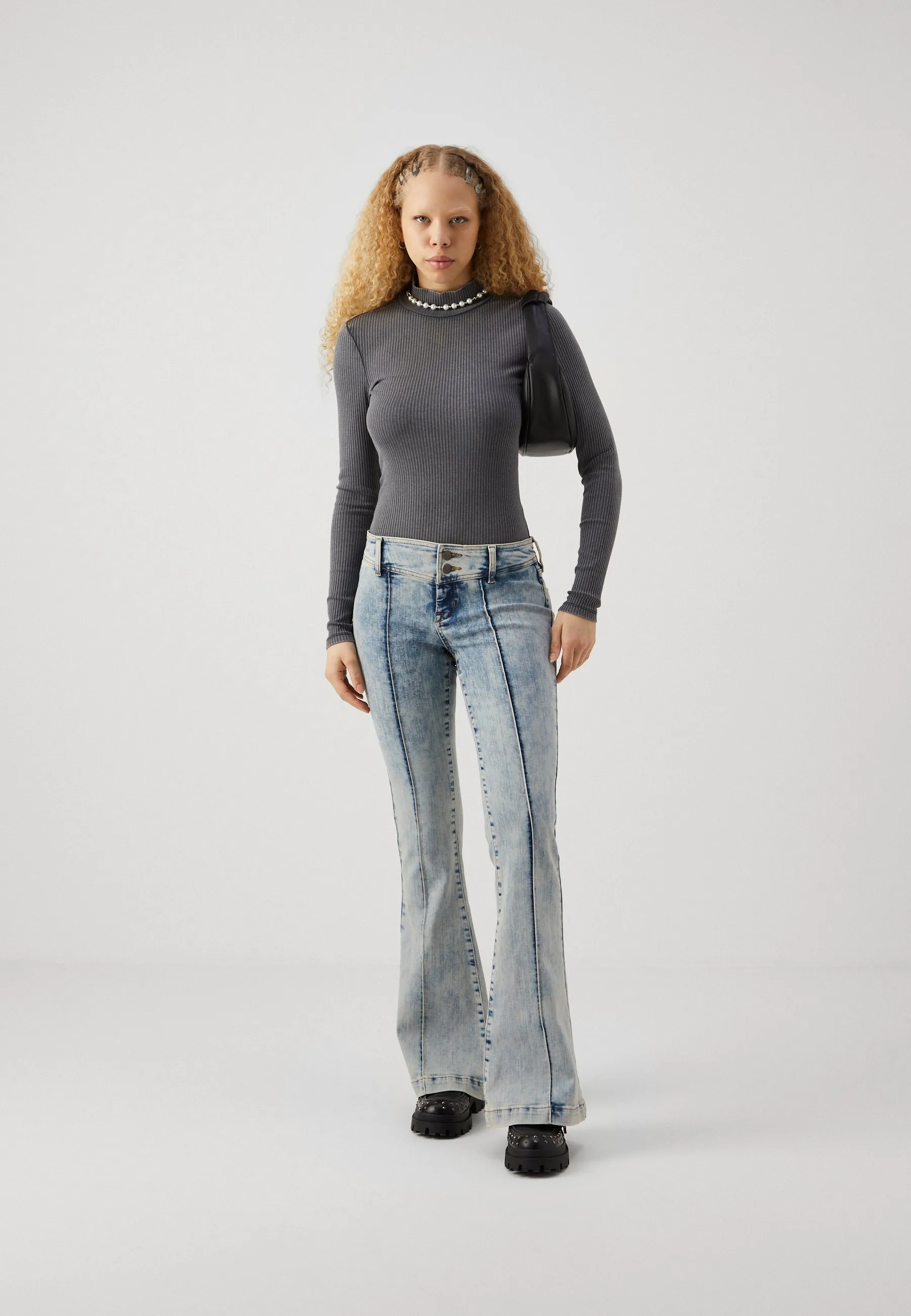 Y2K POWER STRETCH KICK FLARE - Jeans a zampa