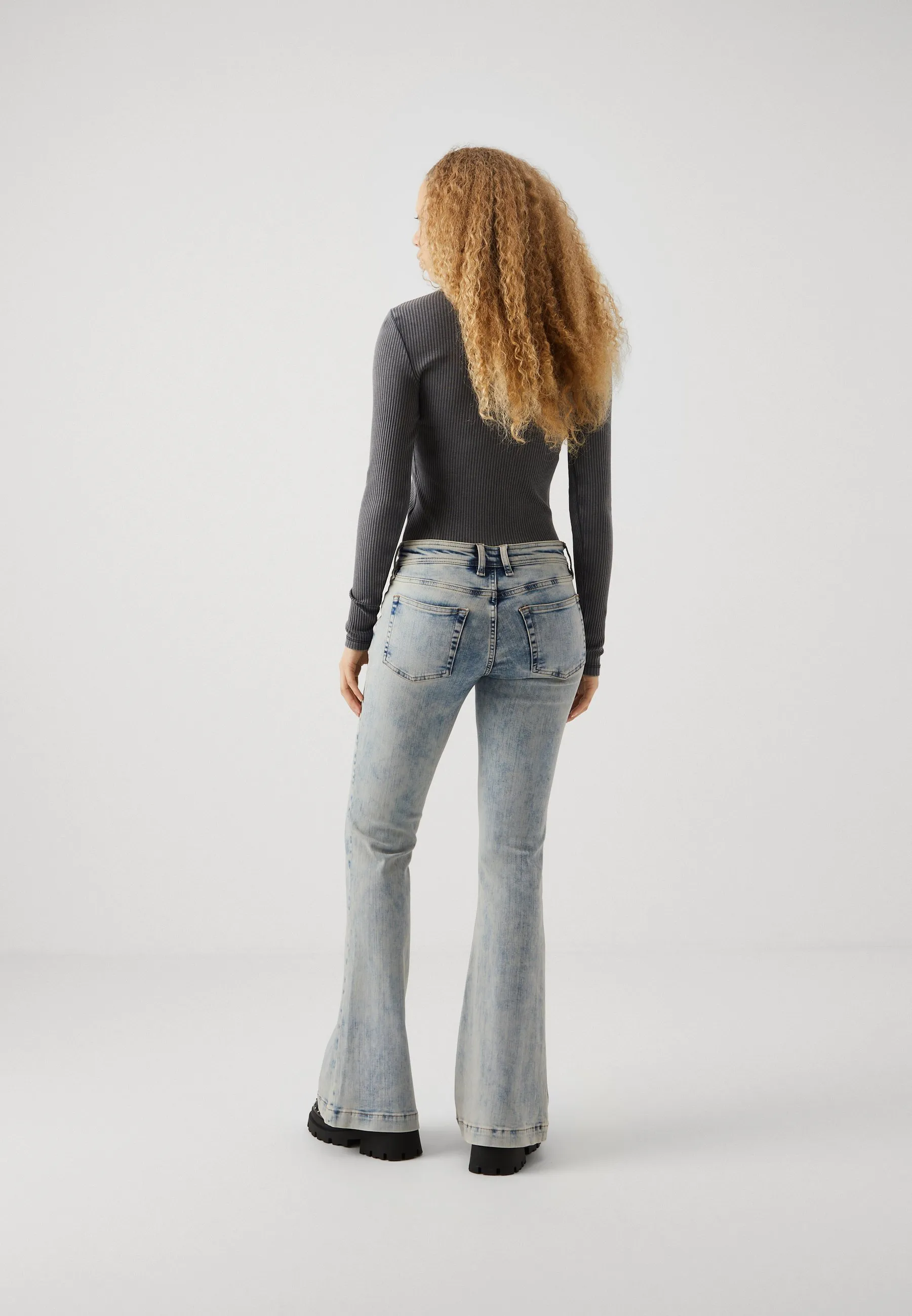 Y2K POWER STRETCH KICK FLARE - Jeans a zampa